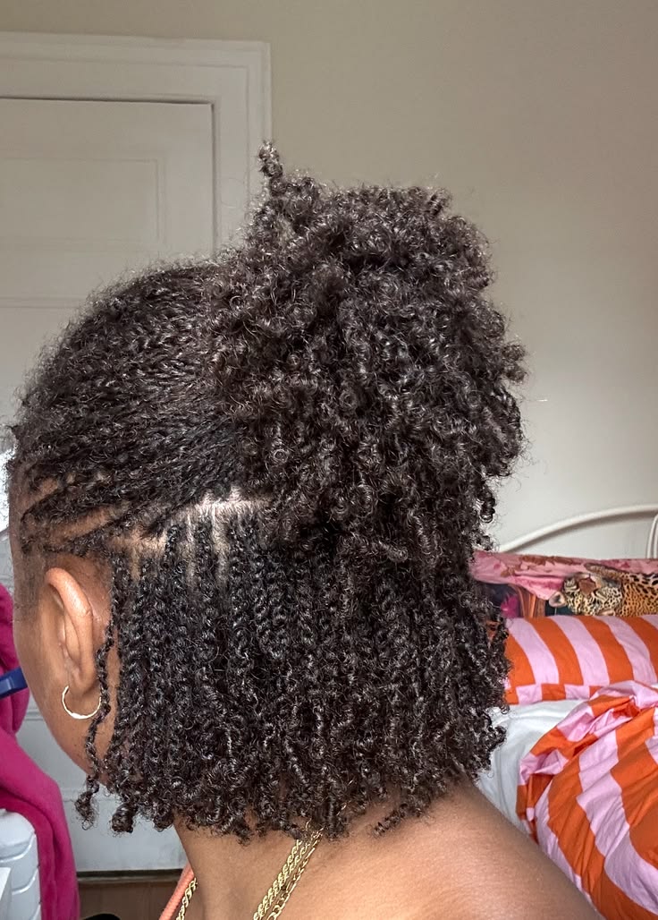 Départ de locs en mini twists réalisées par Vivi's Braids